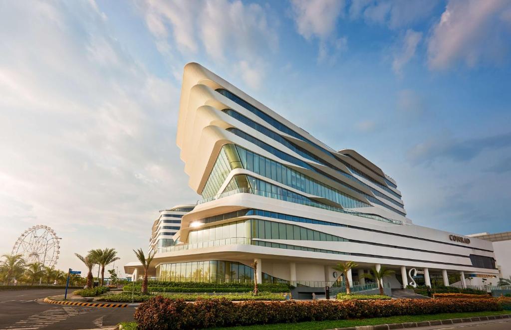 The Conrad - Manila <br/> <br/>
Location: Pasay City<br/>
Services: LEED CxA, Fire & Life Safety Assessment<br/>
Client: SM Hotels & Convention Corp.<br/>